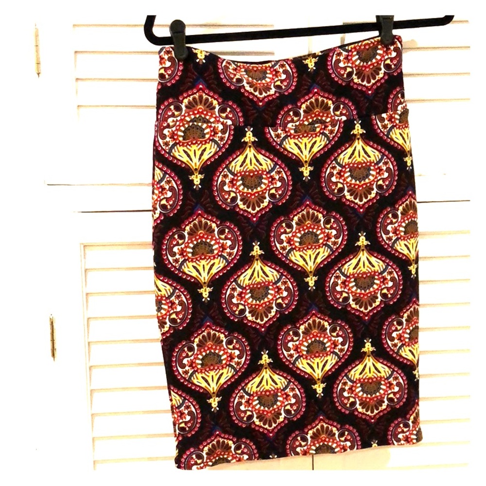 LuLaRoe Cassie Skirt size Small paisley boho